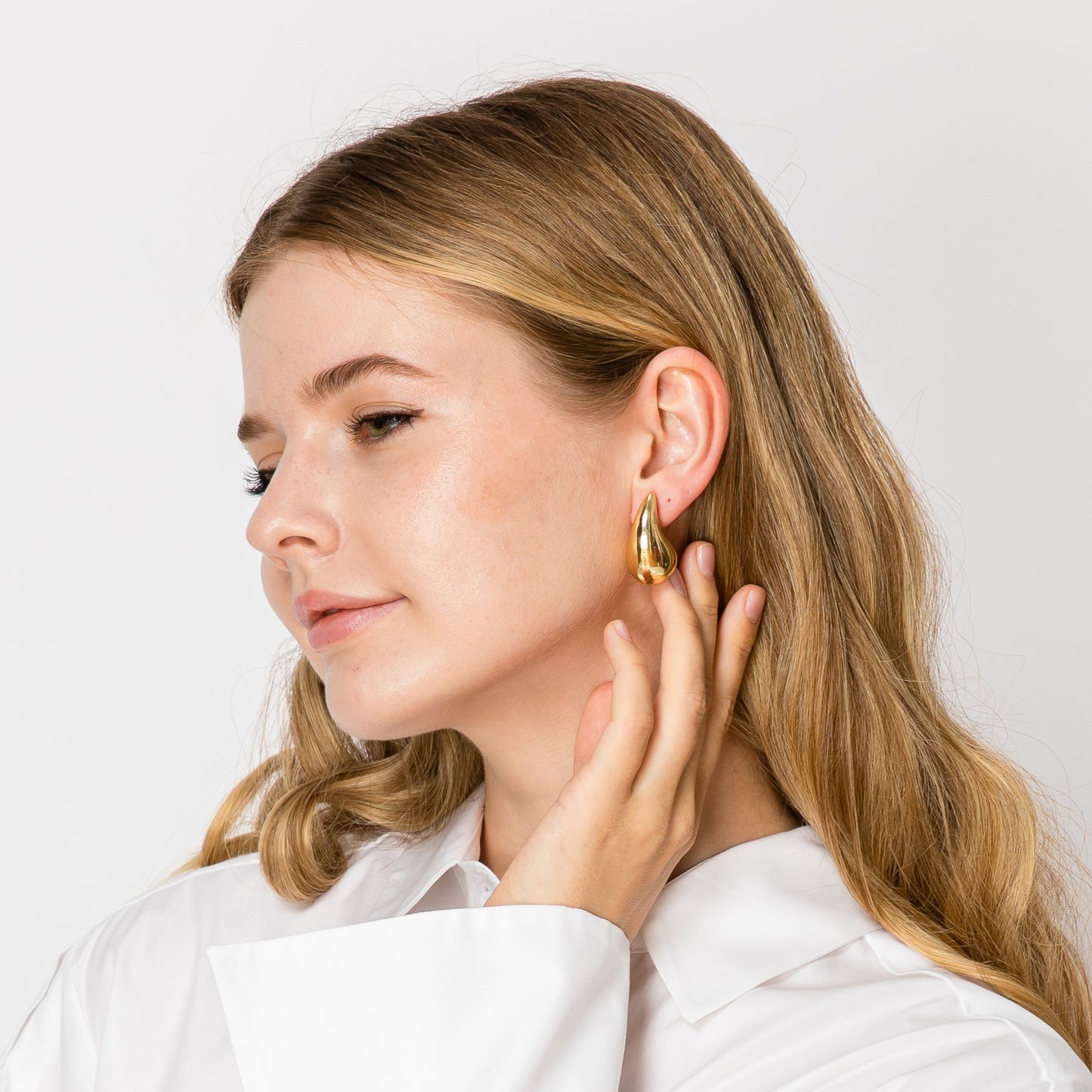 gold earrings fashion jewelry essential designer jewelry 
designer earrings Daily Classic
bold earrings janis savitt
all day wear tear drop
tear drop earrings
bold gold earrings
light weight earrings minimal jewelry
daily wear women's earrings
large bold earrings