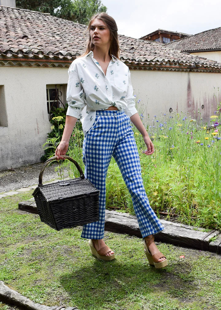 women's white button shirt